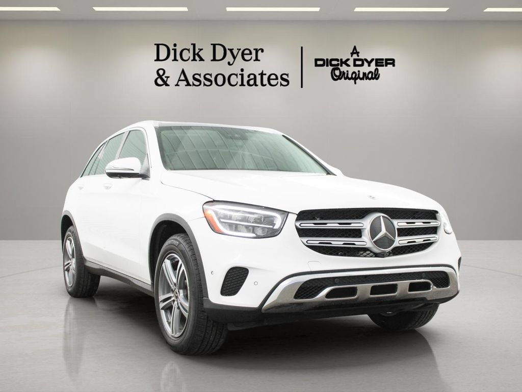 Used 2022 Mercedes-Benz GLC 300 image 3