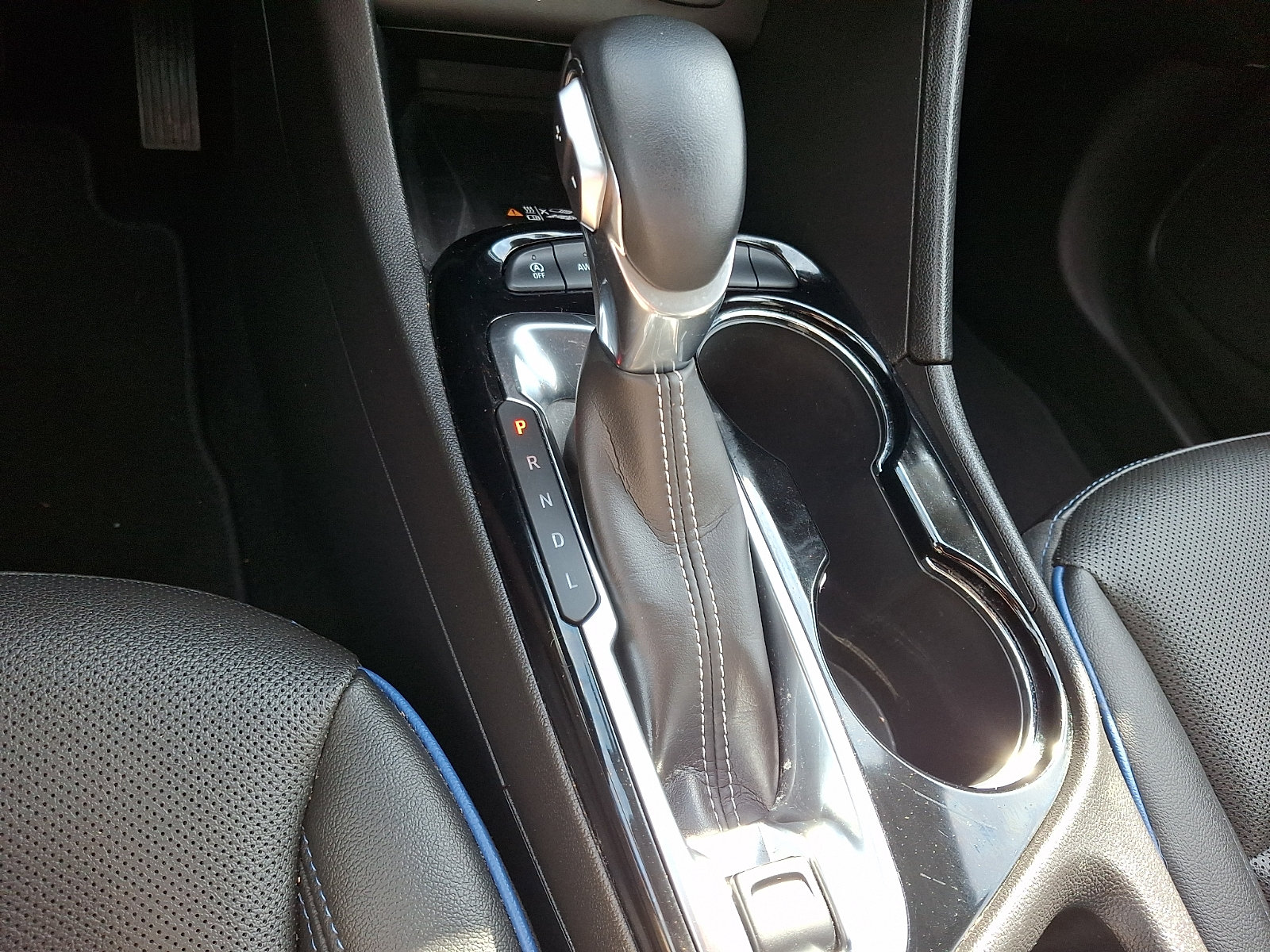 Used 2025 Buick Encore GX Sport Touring w/ Advanced Technology Package AWD/4WD image 14
