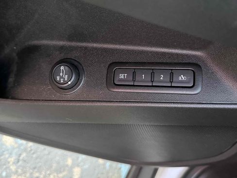 Used 2018 Chevrolet Equinox Premier FWD image 82