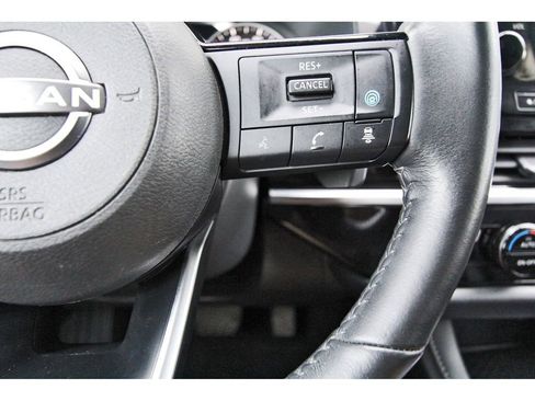 Used 2022 Nissan Pathfinder SL FWD image 16