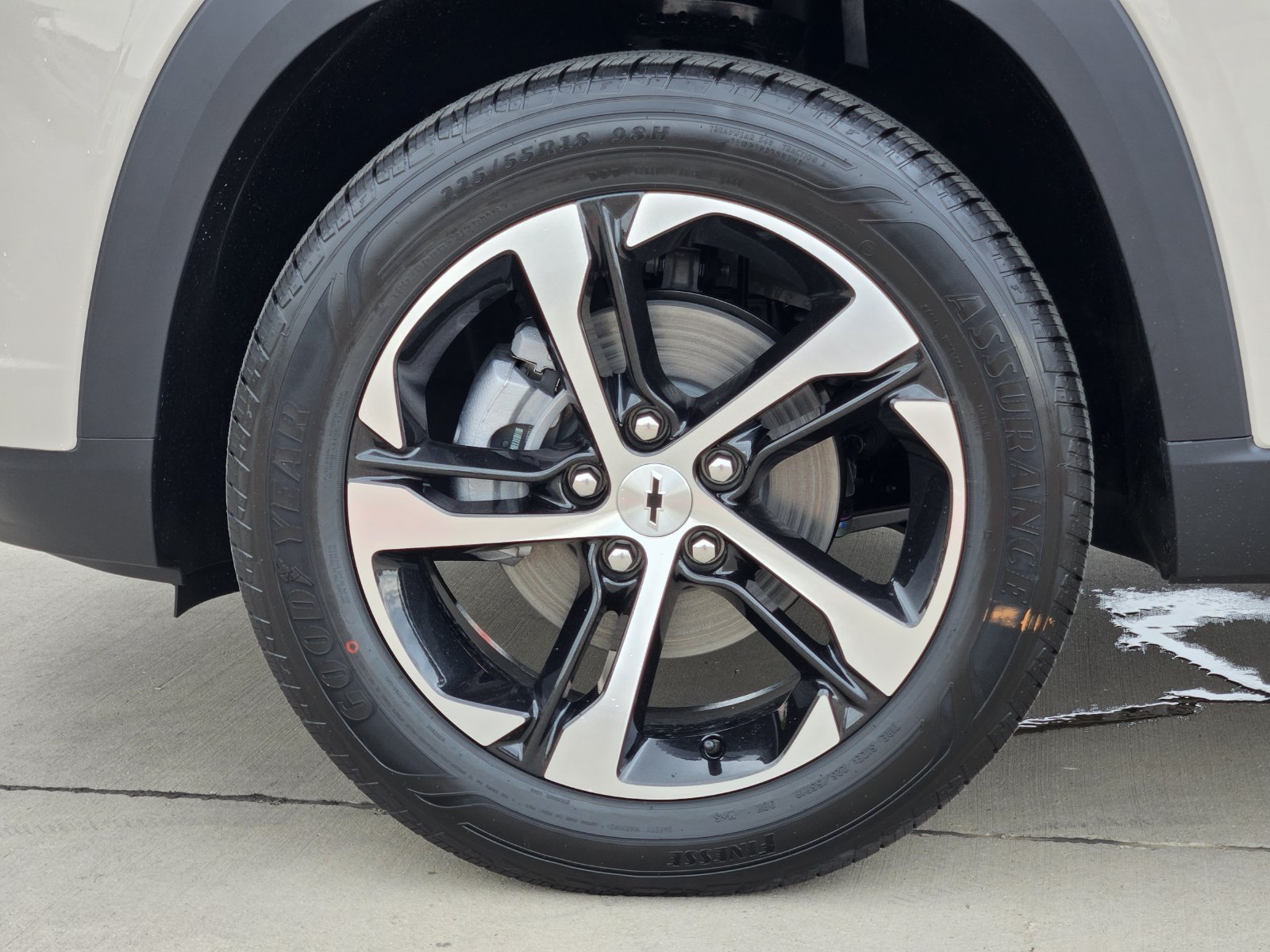 New 2026 Chevrolet Trax RS w/ Driver Confidence Package FWD image 12
