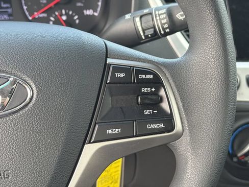 Certified 2022 Hyundai Accent SE FWD image 28