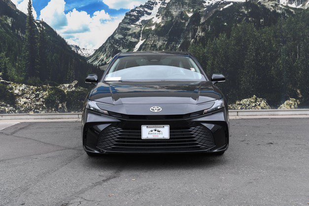 Certified 2025 Toyota Camry LE FWD image 5