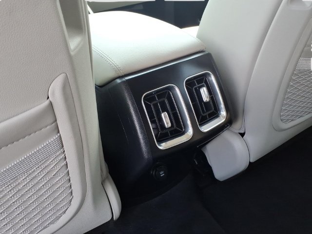 Used 2025 Kia Sorento S FWD image 20