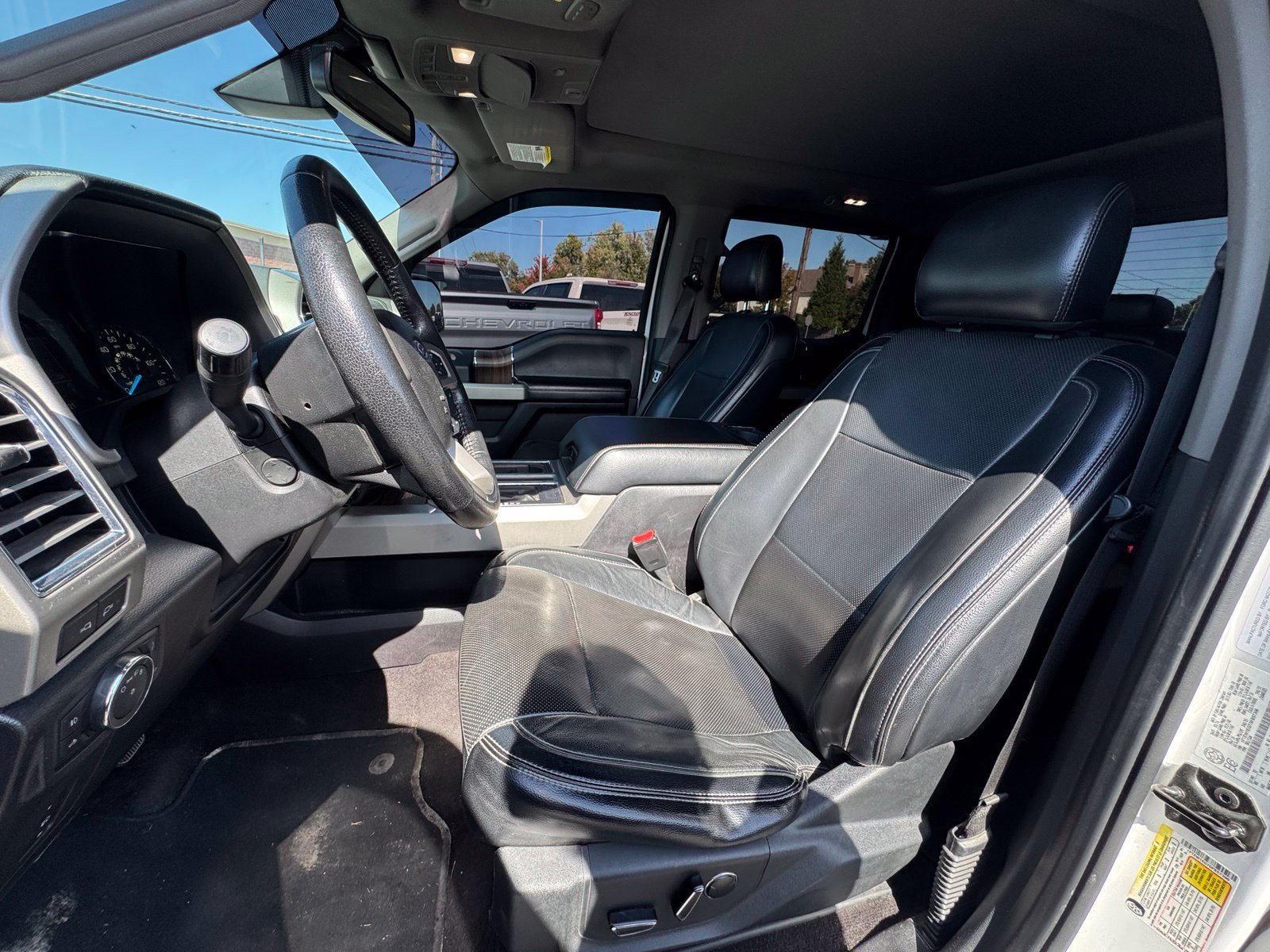Used 2016 Ford F150 Lariat w/ Equipment Group 502A Luxury AWD/4WD image 14