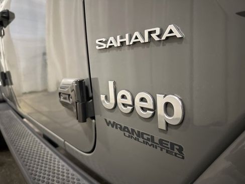 Used 2019 Jeep Wrangler Unlimited Sahara image 42