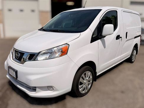 Used 2017 Nissan NV200 SV w/ Back Door Glass Package FWD image 2