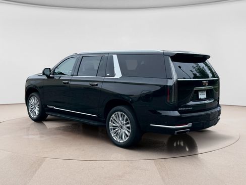 Used 2025 Cadillac Escalade ESV Premium Luxury AWD/4WD image 3