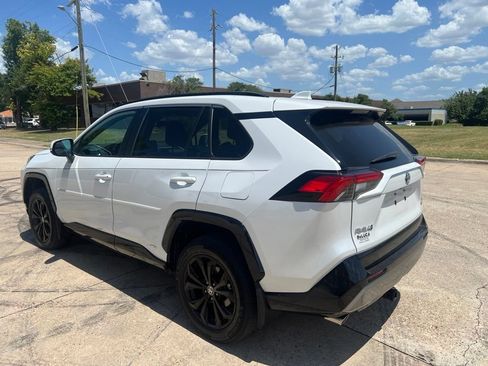 Used 2023 Toyota RAV4 SE AWD/4WD image 8