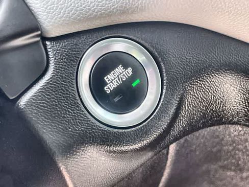 Used 2022 Chevrolet Equinox LS image 28