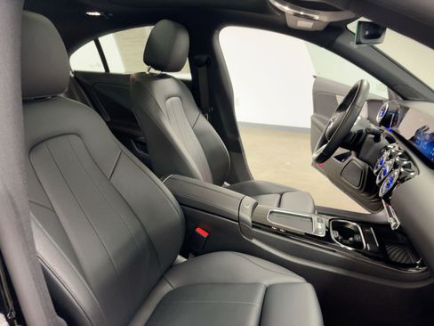 Used 2025 Mercedes-Benz CLA 250 image 33