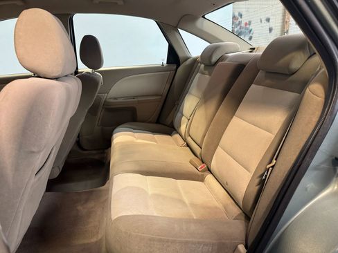 Used 2005 Mercury Montego Luxury image 24