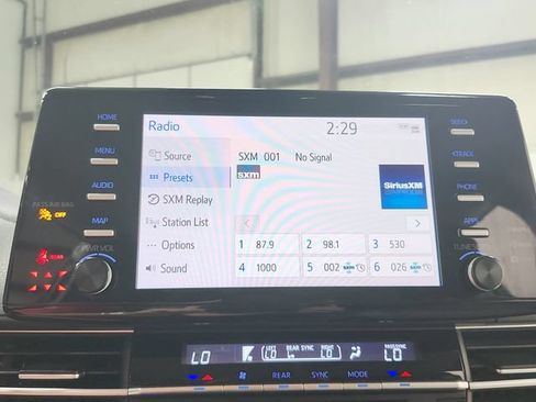 Used 2021 Toyota Sienna XLE FWD image 29