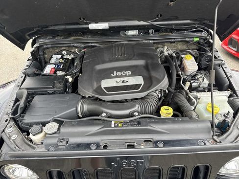 Used 2017 Jeep Wrangler Sahara AWD/4WD image 23