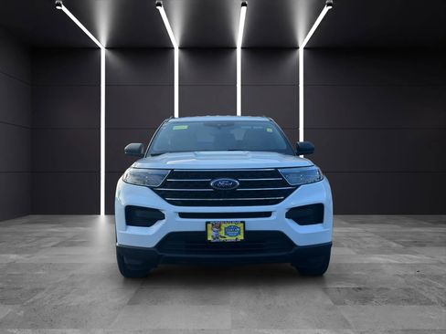 Used 2020 Ford Explorer XLT w/ Comfort Package AWD/4WD image 2