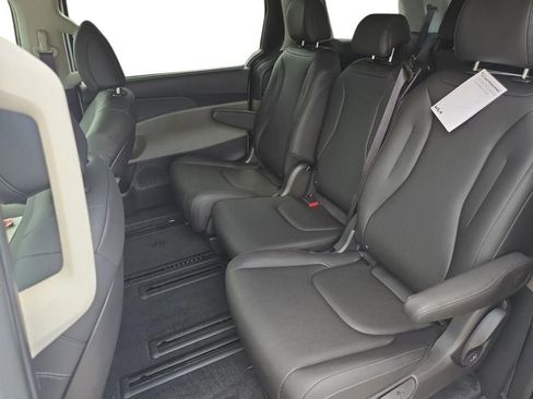 New 2026 Kia Carnival SX image 20