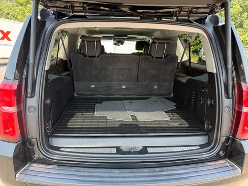 Used 2019 Chevrolet Suburban LT AWD/4WD image 7