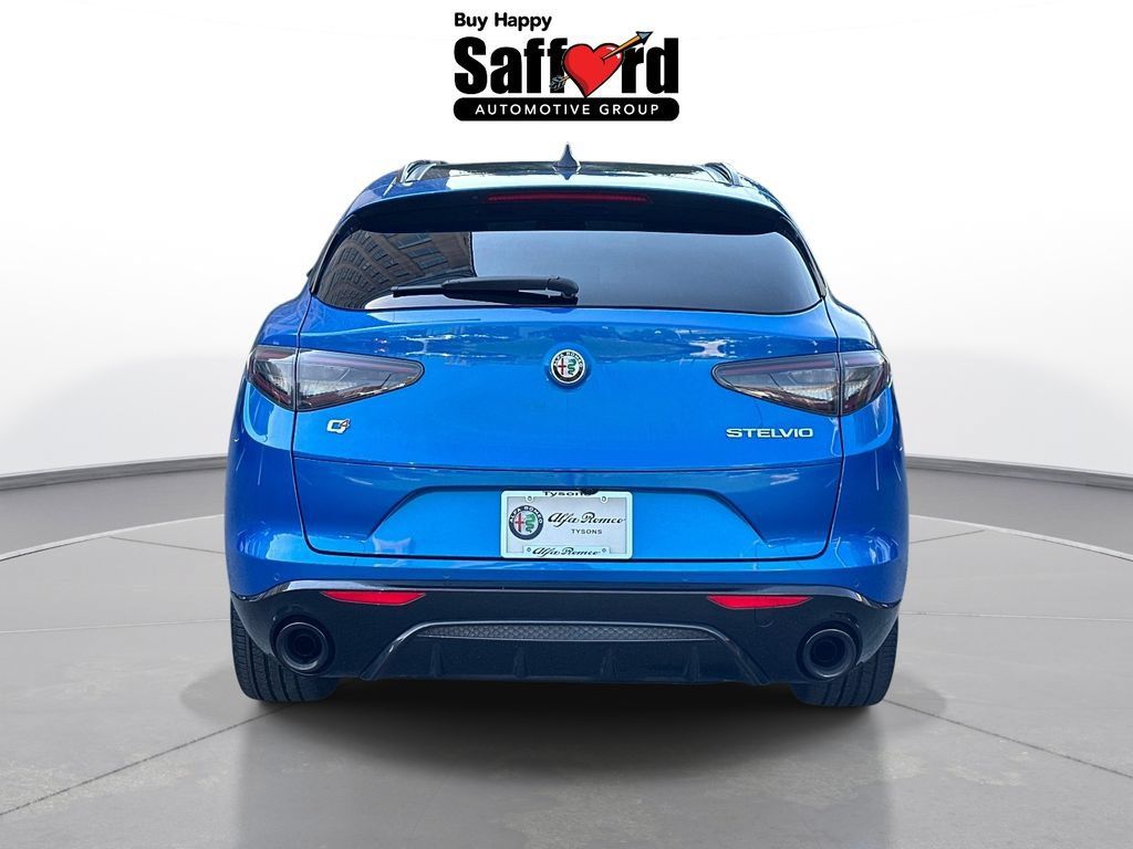 Used 2025 Alfa Romeo Stelvio Sprint AWD/4WD image 7