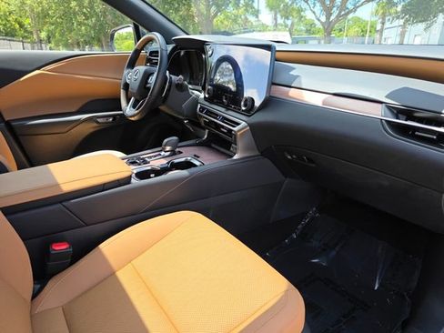 Used 2025 Lexus RX 350 Premium w/ Accessory Package (Z1) FWD image 9