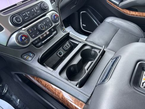 Used 2020 Chevrolet Suburban Premier AWD/4WD image 38