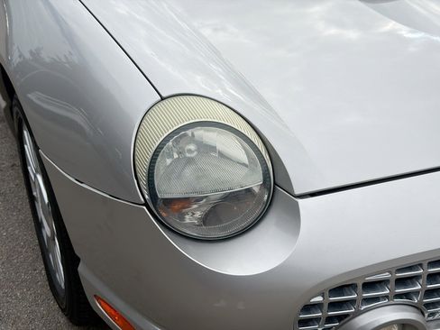 Used 2004 Ford Thunderbird image 30