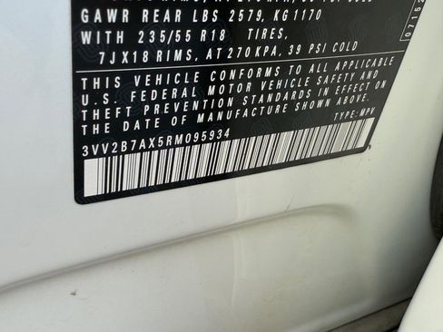 Used 2024 Volkswagen Tiguan SE image 22