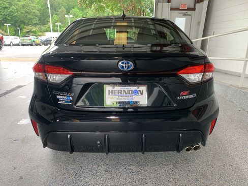 Used 2023 Toyota Corolla SE w/ SE Package AWD/4WD image 7