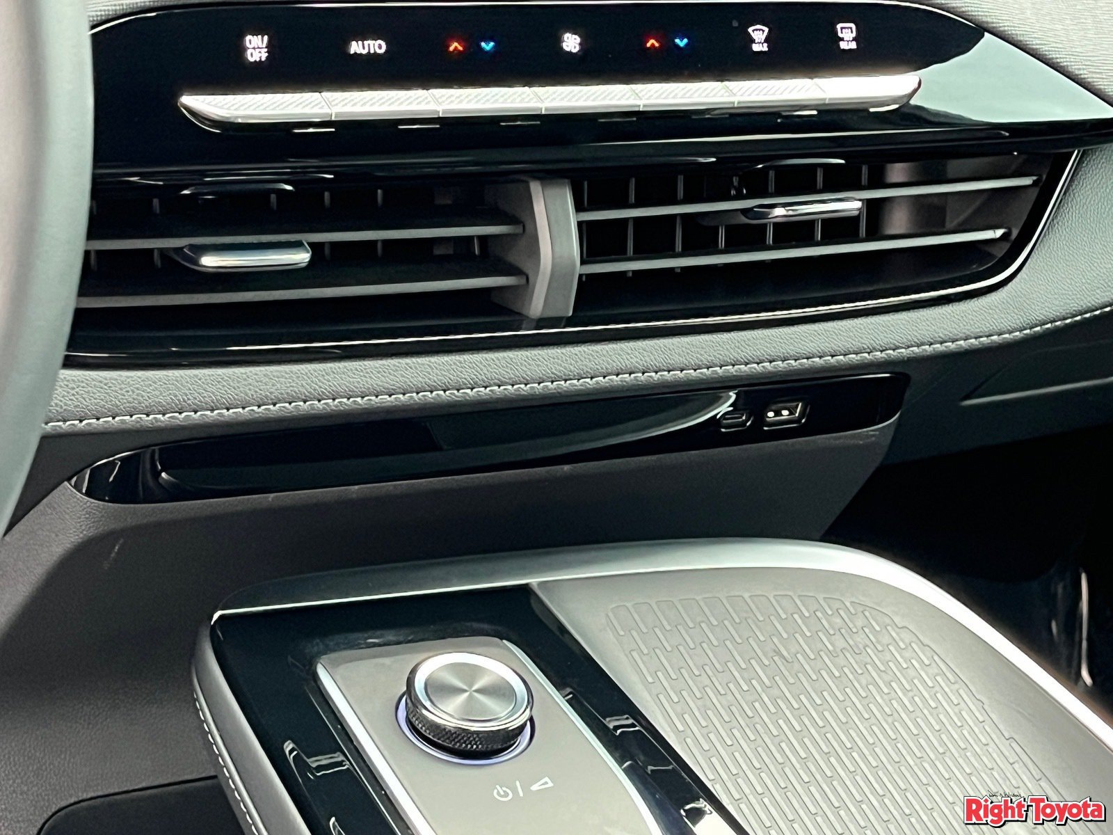 Used 2026 Buick Enclave Preferred FWD image 29