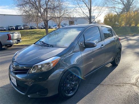 Used 2013 Toyota Yaris L image 1