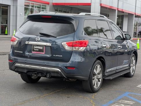Used 2013 Nissan Pathfinder Platinum w/ Platinum Premium Pkg FWD image 5