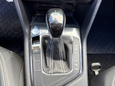 Certified 2023 Volkswagen Tiguan SE R-Line FWD image 33