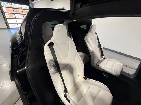Used 2022 Tesla Model X Plaid image 62