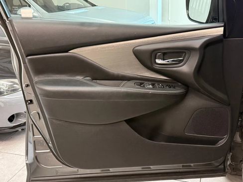 Used 2016 Nissan Murano SV image 18