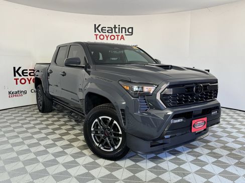 Certified 2025 Toyota Tacoma TRD Sport AWD/4WD image 2