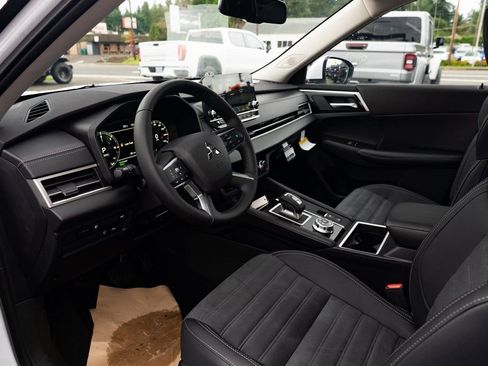 New 2025 Mitsubishi Outlander SE AWD/4WD image 19