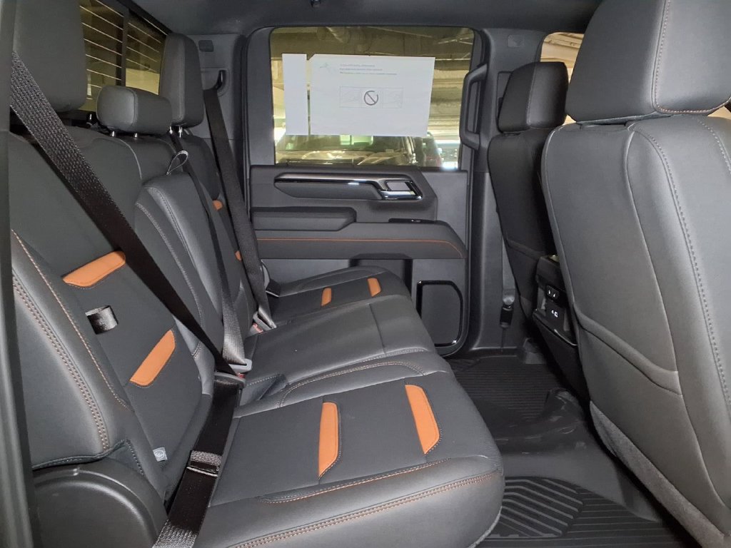 New 2026 GMC Sierra 2500 AT4 w/ AT4 Premium Plus Package AWD/4WD image 6
