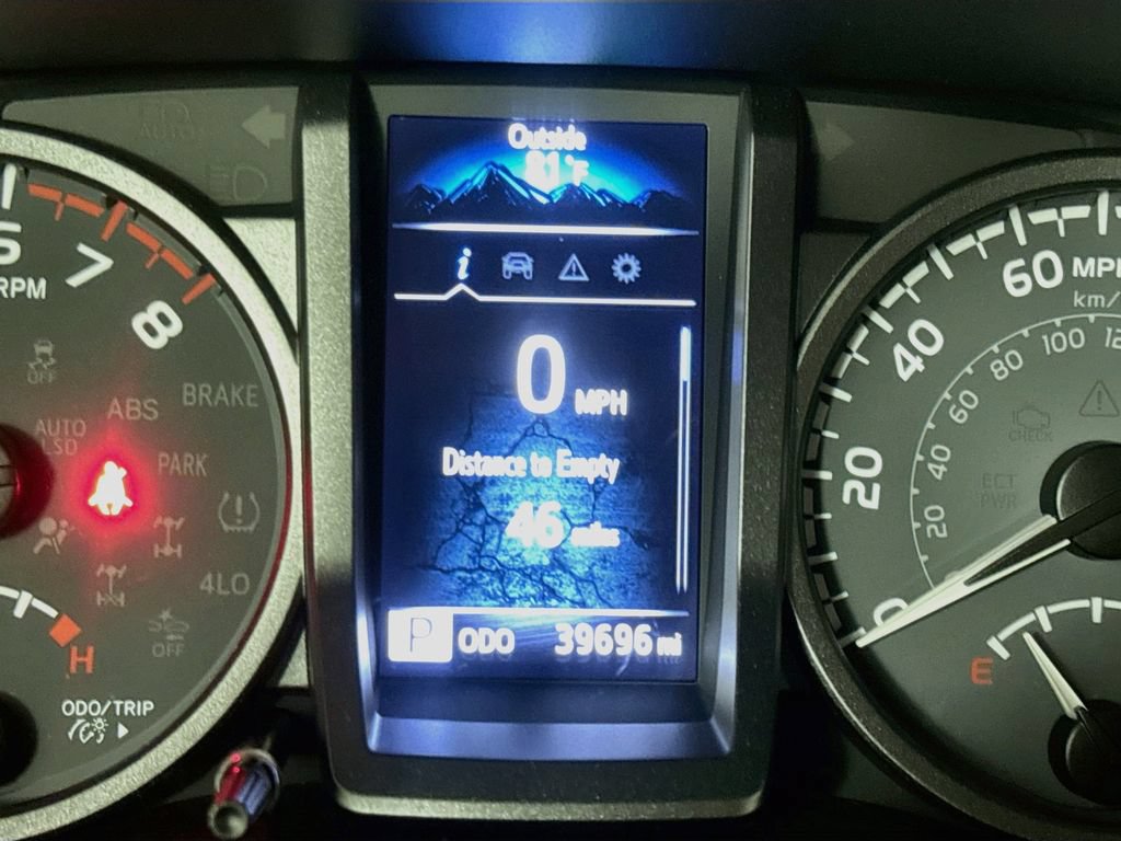 Used 2023 Toyota Tacoma TRD Off-Road w/ Technology Package AWD/4WD image 14