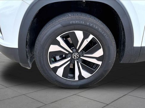 Used 2024 Volkswagen Atlas SE FWD image 10