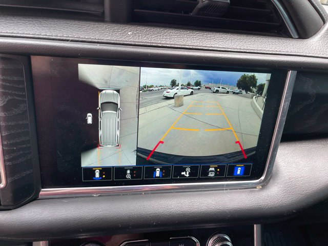 Used 2022 GMC Yukon XL Denali AWD/4WD image 10