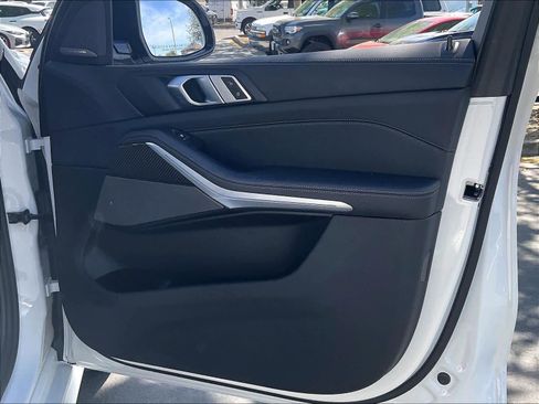 Used 2025 BMW X5 M60i image 26