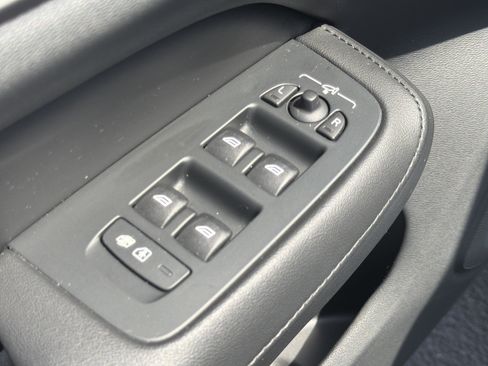 Certified 2023 Volvo S60 B5 Plus FWD image 17