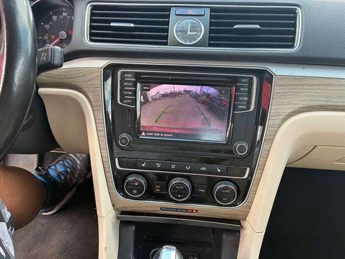 Used 2017 Volkswagen Passat 1.8T SE image 12