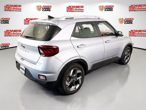 Used 2020 Hyundai Venue SEL w/ Convenience + Premium Package FWD image 16