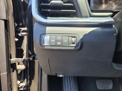 Used 2025 GMC Terrain Elevation AWD/4WD image 25