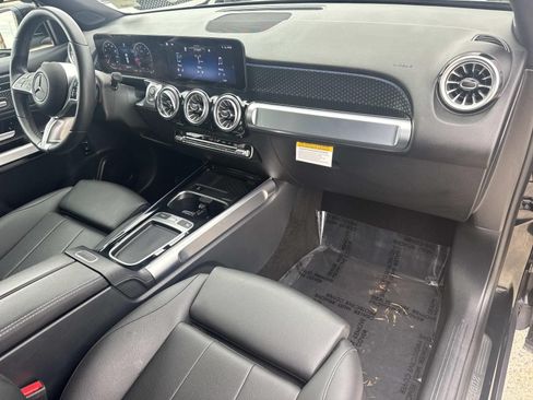 Used 2025 Mercedes-Benz GLB 250 image 10