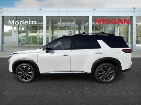 New 2026 Nissan Pathfinder Platinum image 2