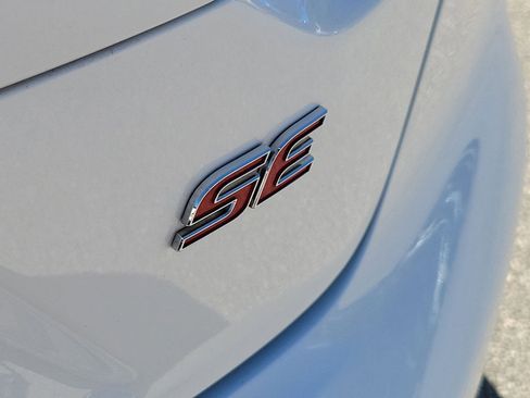 Used 2024 Toyota Corolla SE image 7