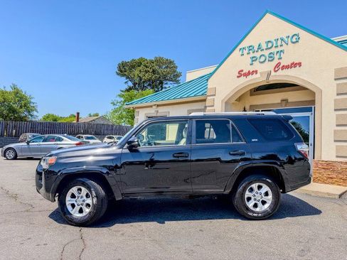 Used 2018 Toyota 4Runner SR5 Premium RWD image 22