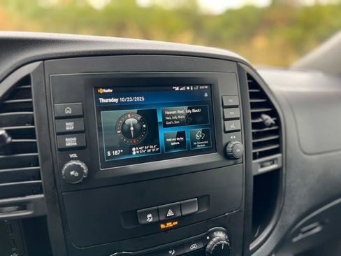 Used 2021 Mercedes-Benz Metris image 17