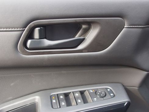 New 2026 Nissan Pathfinder SV image 17